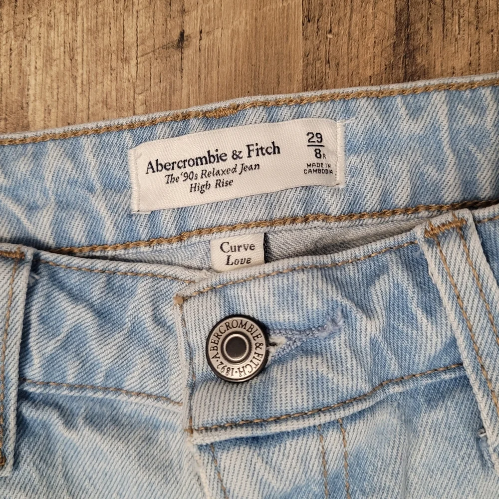 Abercrombie & Fitch The 90s High Rise Relaxed Distressed Women's Jeans Curve Lov - Picture 4 of 10